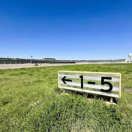 Ideal42 - Für Zwei - Citynah, Verkehrsgünstig, Supermarkt, Flexibler Check-in *