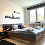 Ideal42 - Für Zwei - Citynah, Verkehrsgünstig, Supermarkt, Flexibler Check-in Apartment Berlin