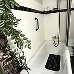 Ideal42 - Für Zwei - Citynah, Verkehrsgünstig, Supermarkt, Flexibler Check-in Apartment *